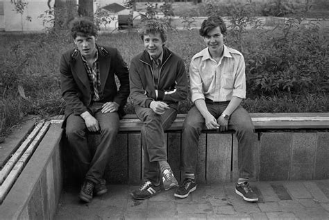 037-MOSCOW-Three 1980s Soviet teenagers-RGC-SMALL - Flashbak