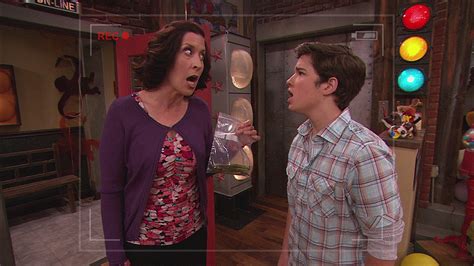 Watch iCarly (2007) Season 2 Episode 28: iCarly - iMove Out – Full show ...