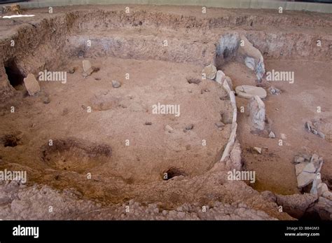 Pueblo pit house hi-res stock photography and images - Alamy