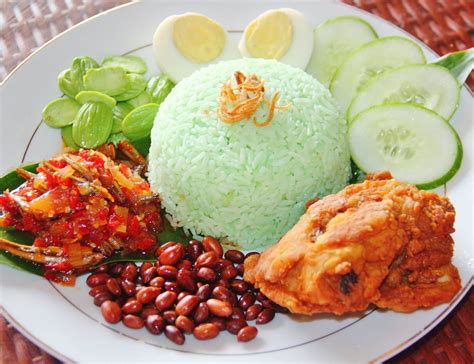 Nasi Lemak Pandan Ala Amirah | Nasi lemak, Malay food, Food