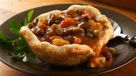 Beef Stew in Biscuit Cups Recipe - Pillsbury.com