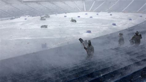 Bills call on fans to help dig out snow-filled stadium for playoff game vs. Steelers