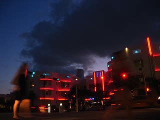 Miami Beach at night | Daniel Lombraña González | Flickr