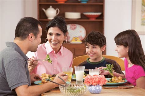 Family Meals Make a Difference - The Benefits of Eating Together - Pittsburgh Parent