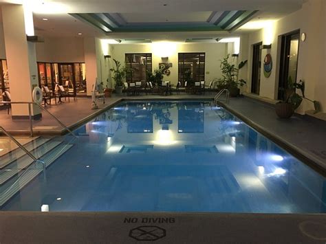 Hilton Minneapolis Pool: Pictures & Reviews - Tripadvisor