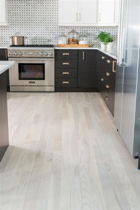 2019 New Ideas Flooring Design for White Kitchen Cabinets | Wood floor kitchen, Laminate ...