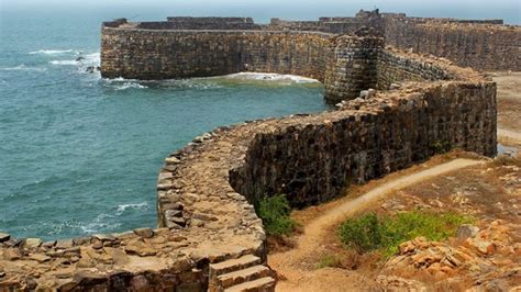 10 majestic forts of Shivaji Maharaj that you need to visit once in a lifetime!