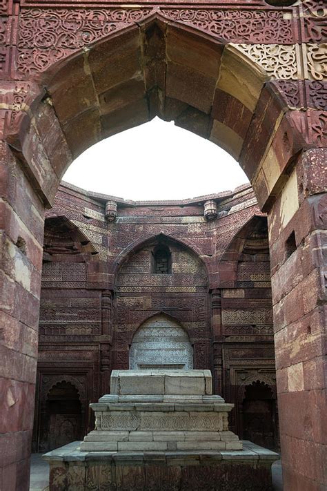 Qutb Minar Tomb of Iltutmish Photograph by Steven Richman | Fine Art ...