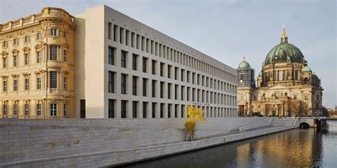 Berlin inaugure le Humboldt Forum, qui ressuscite son passé impérial et ...