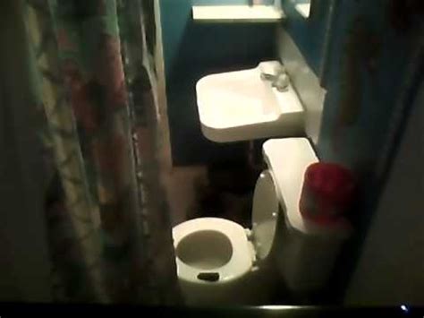 April fools on hubby (poop on toilet seat prank) - YouTube