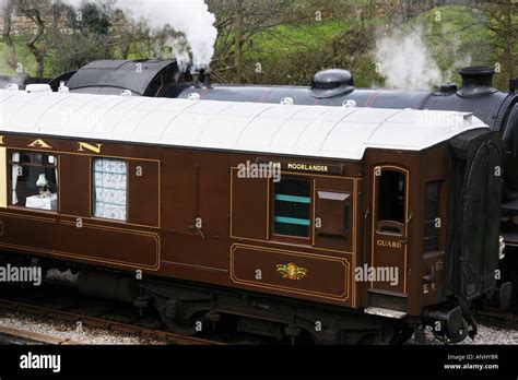 British Pullman carriage and train at North Yorkshire in UK Stock Photo: 15535546 - Alamy