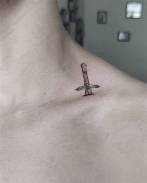 Amazing mini knife tattoo designs for tattoo enthusiasts