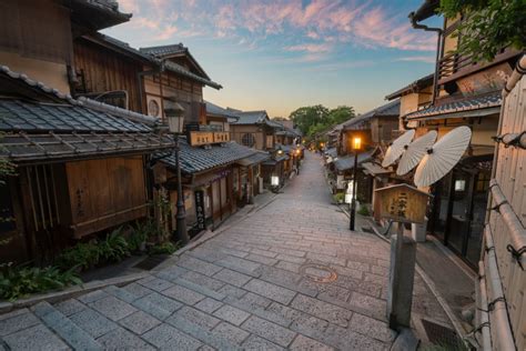 Day’s End At Ninenzaka Kyoto » Les Taylor Photography