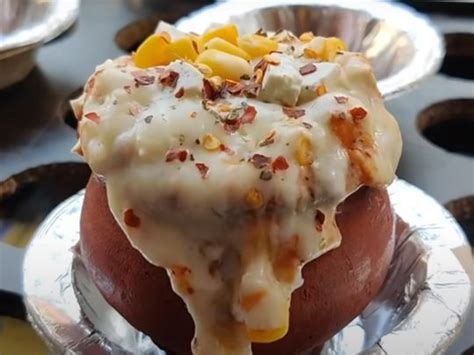 Indian eatery makes a cheesy pizza filling in a ‘Kulhad’ creating viral trend | Food – Gulf News