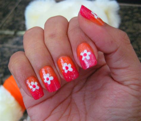 5 Finger Discount: Cute Holiday Nail Art on a budget: Easy Ombre Nails ...