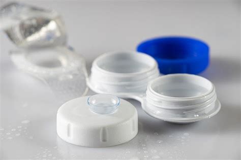 Hard and Soft Contact Lenses- What are The Differences?