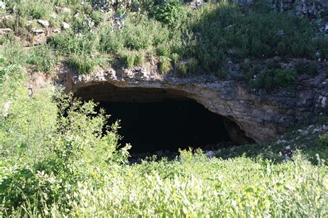 10 Cool Caves in Texas for Exploring Underground - Territory Supply