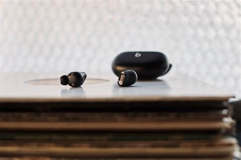 Beats Studio Buds Totally Wireless Noise Cancelling Earbuds Black ...