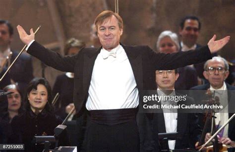 David Robertson Conductor Photos and Premium High Res Pictures - Getty Images