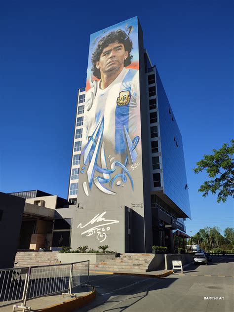 Maxi Bagnasco paints mega mural of Maradona in Buenos Aires | BA Street Art