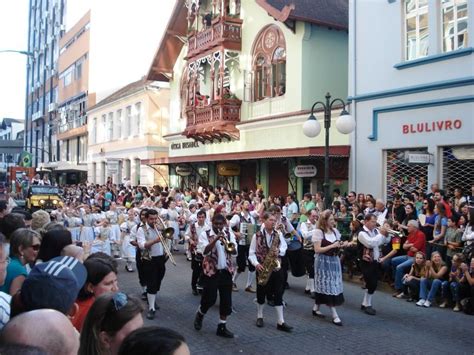 The Oktoberfest and German Customs in Brazil around Blumenau