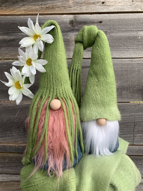 Cute spring gnomes | Crafts, Diy gnomes, Gnomes crafts