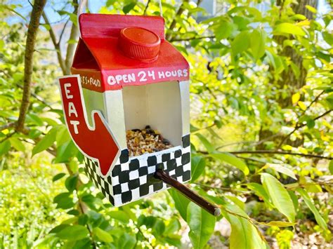 Little Scientists: Milk Carton Bird Feeder - Niantic Children's Museum ...