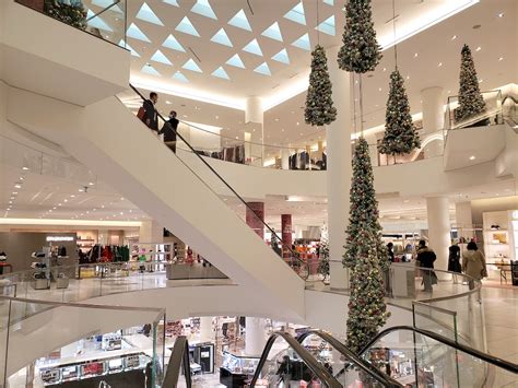 CF Pacific Centre mall once had a massive atrium with a waterfall (PHOTOS) | Urbanized