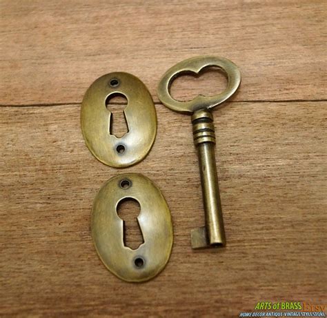 Set Antique Key LOCK and SKELETON Keys with RETRO Round