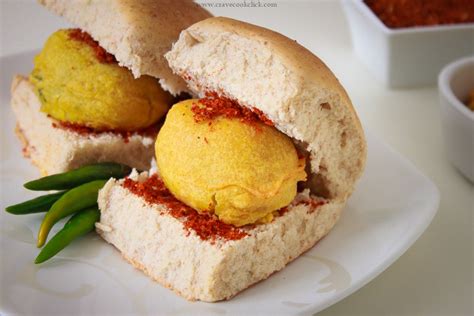 Vada Pav Recipe Easy Indian Snacks, Indian Food Recipes, Ethnic Recipes ...