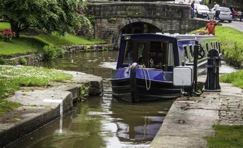 Exploring the Cheshire Ring Canals - Travel Examiner