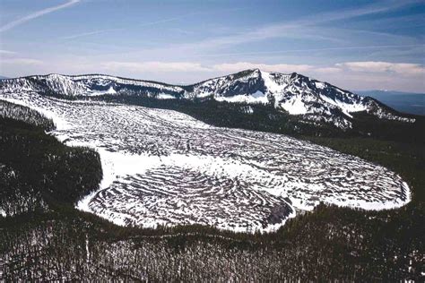 Your Guide To Newberry National Volcanic Monument