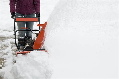 Best 2 Stage Snow Blowers 2021 | Powerful Machines for Easy Snow Clearing - Smart Vac Guide