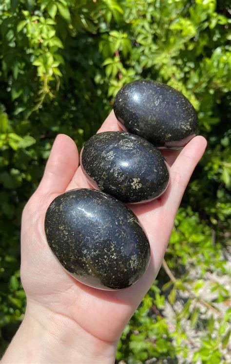 What Is Black Jasper Good For? + 4 Ways To Use This Protective Stone ...