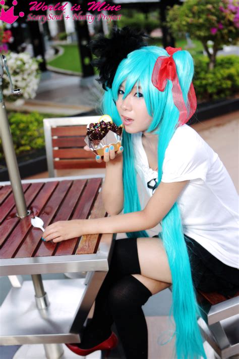 The Quest of The Photographer Wannabe: Hatsune Miku ~World is Mine ...