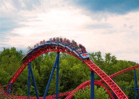 SUPERMAN™ The Ride | Six Flags New England