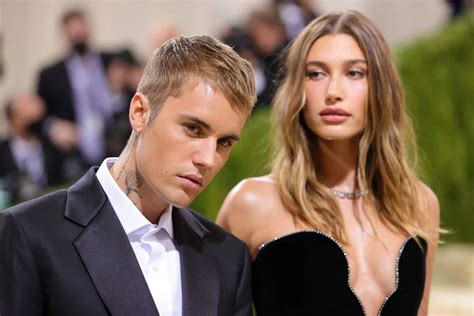 Justin Bieber Reacts to Fan's Proposal to Wife Hailey (VIDEO)