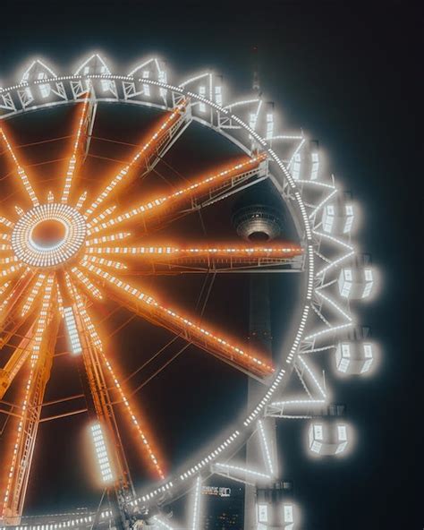 Ferris Wheel at Night · Free Stock Photo