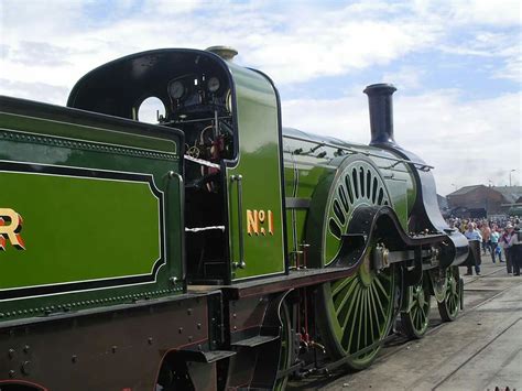 GNR Stirling single No 1 At Doncaster 150 open day 2003 | Steam trains uk, Steam locomotive ...