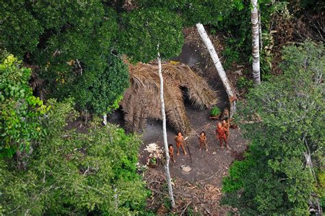 Massacre indígena: o que a imprensa internacional diz sobre a denúncia - Galileu | Sociedade