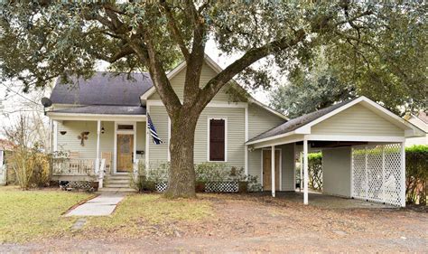 215 3rd St, Abbeville, LA 70510 | Trulia