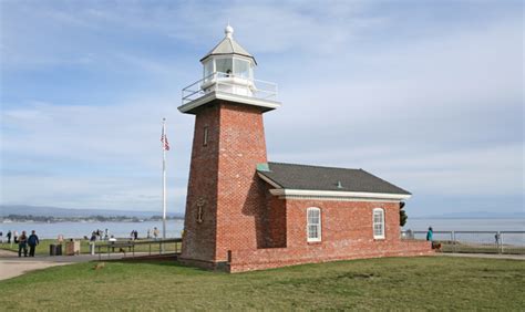 Santa Cruz Lighthouse, California at Lighthousefriends.com