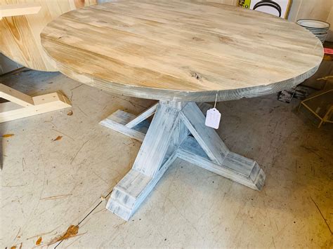 Round Rustic Farmhouse Table, Single Pedestal Style Base, White Wash ...