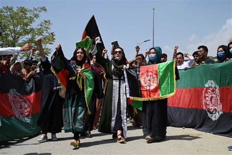 Afghans display national flag as they mark independence day | Taliban ...