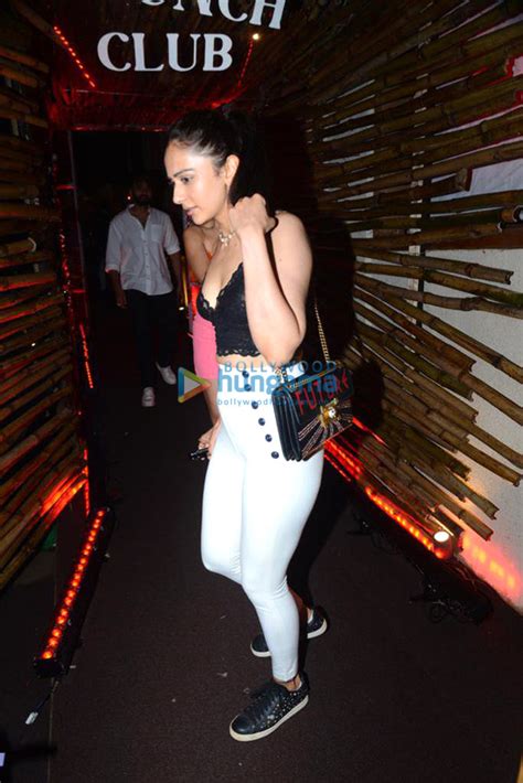 Photos: Rakul Preet Singh, Jackky Bhagnani, Shanaya Kapoor and Ahan Pandey snapped at Bastian ...