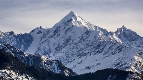 Uttarakhand : Heavy snowfall in the high peaks of Munsiyari Rakus Tal ...