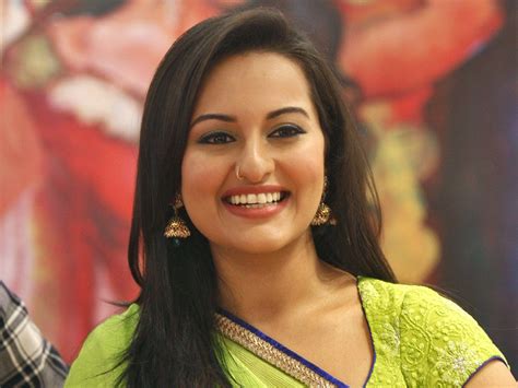 Sonakshi Sinha Wallpapers - Top Free Sonakshi Sinha Backgrounds ...