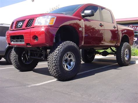 Nissan Titan 10-12 Inch Suspension Lift Kit 2004-2017