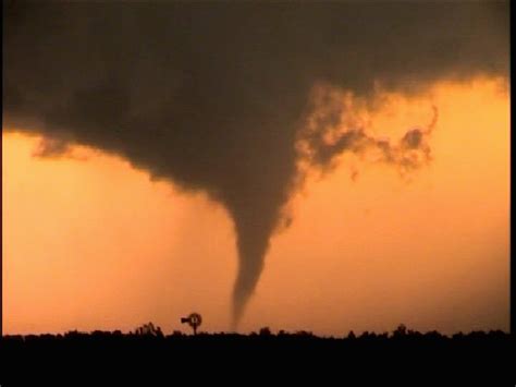 Pin by Barbara Warden on Storms | Storm chasing, Tornadoes, Wind sea