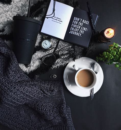 Pin by Yuna Briones on flat lay photography | Coffee and books, Flat ...